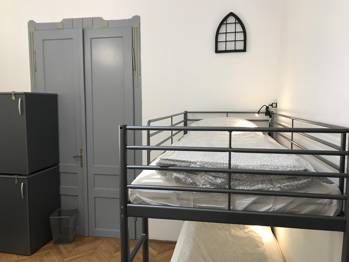 טימישוארה Passpartout Hostel מראה חיצוני תמונה