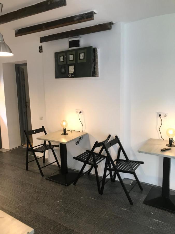 טימישוארה Passpartout Hostel מראה חיצוני תמונה